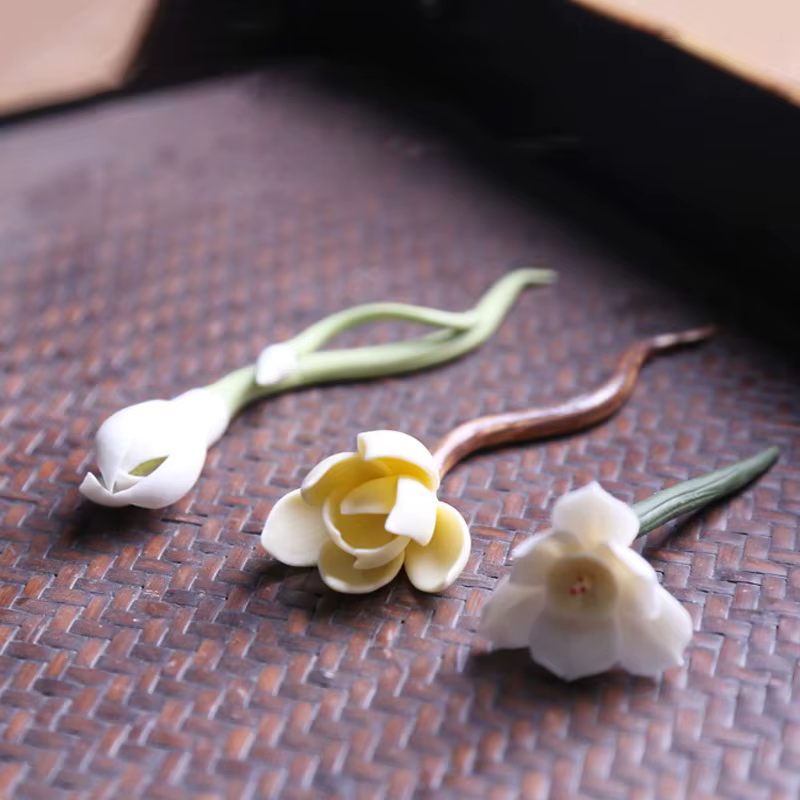 Figurines de Fleurs en Céramique Faites à la Main