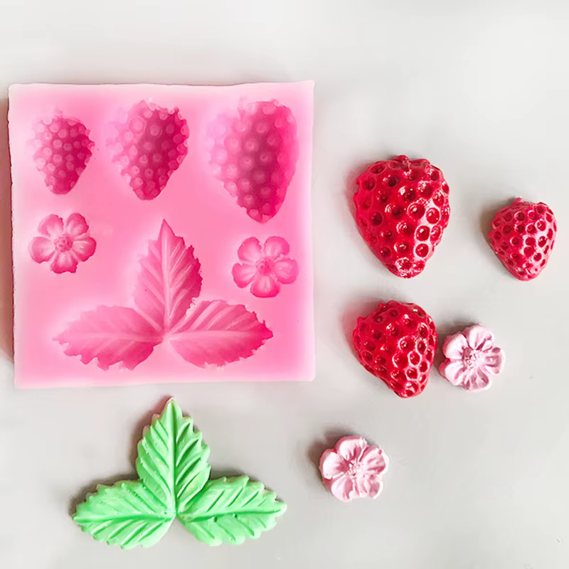 Moule en silicone en forme de feuille de fraise