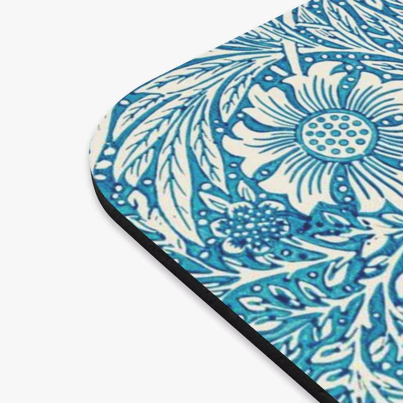 Tapis de souris avec plante de souci bleu