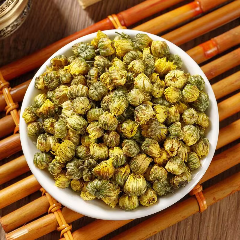 Bourgeons de chrysanthèmes naturels séchés de qualité supérieure pour la fabrication de savons et de bougies