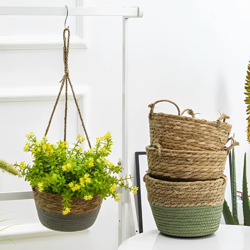 Panier suspendu en paille