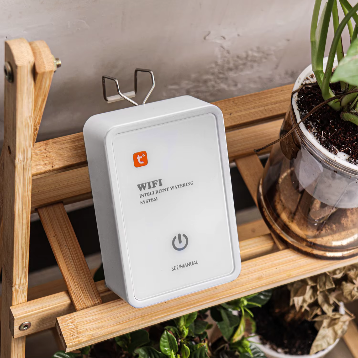 Système de pulvérisation intelligent pour plantes de jardin