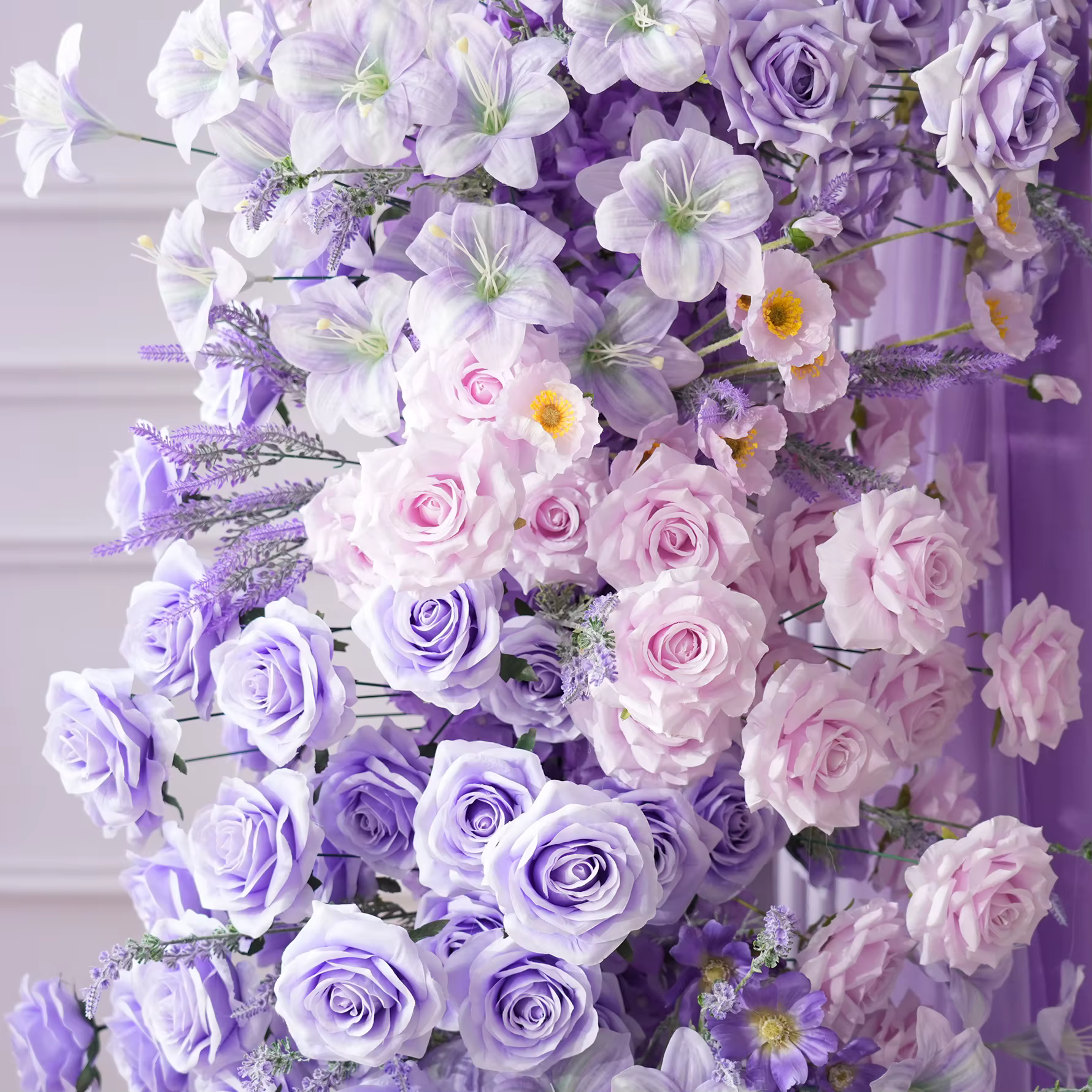 Angela fleur A9002 artificielle violet lavande Rose Arrangement Floral corne arc allée