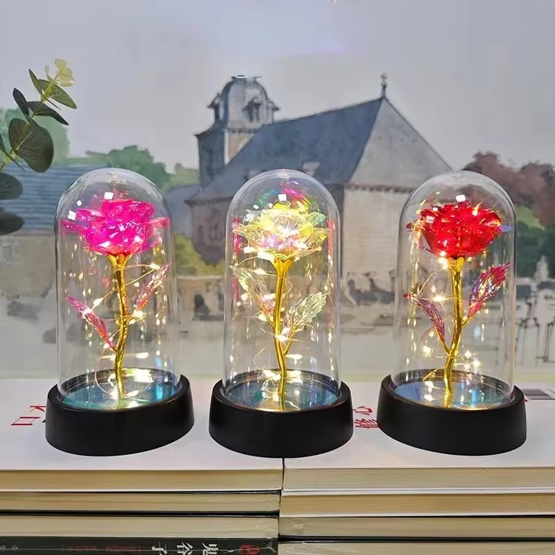 Rose lumineuse belle réaliste d'apparence veilleuse