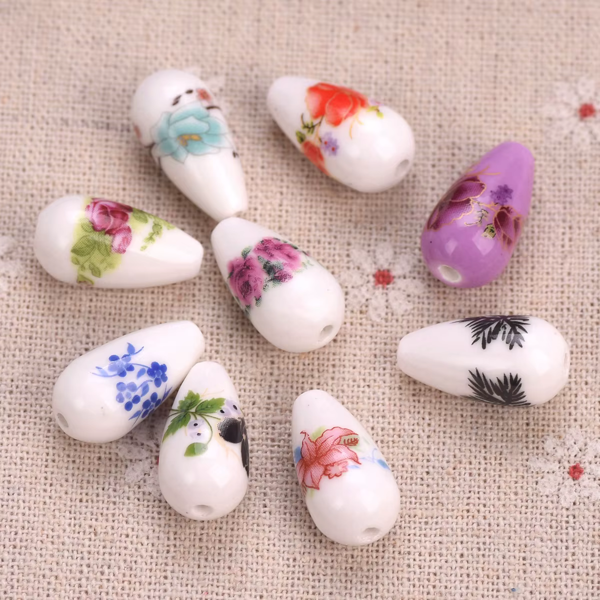 Perles en céramique et porcelaine en forme de goutte d'eau