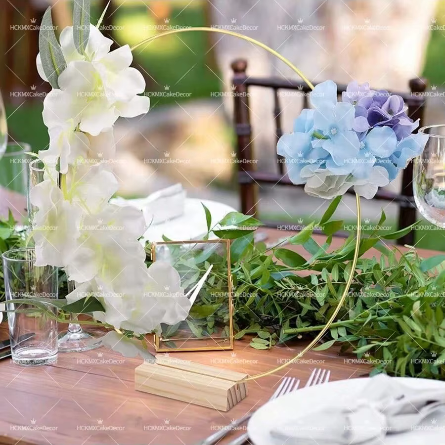 Lot de 5 cerceaux floraux en fil doré avec base en bois pour décoration de centre de table de mariage DIY