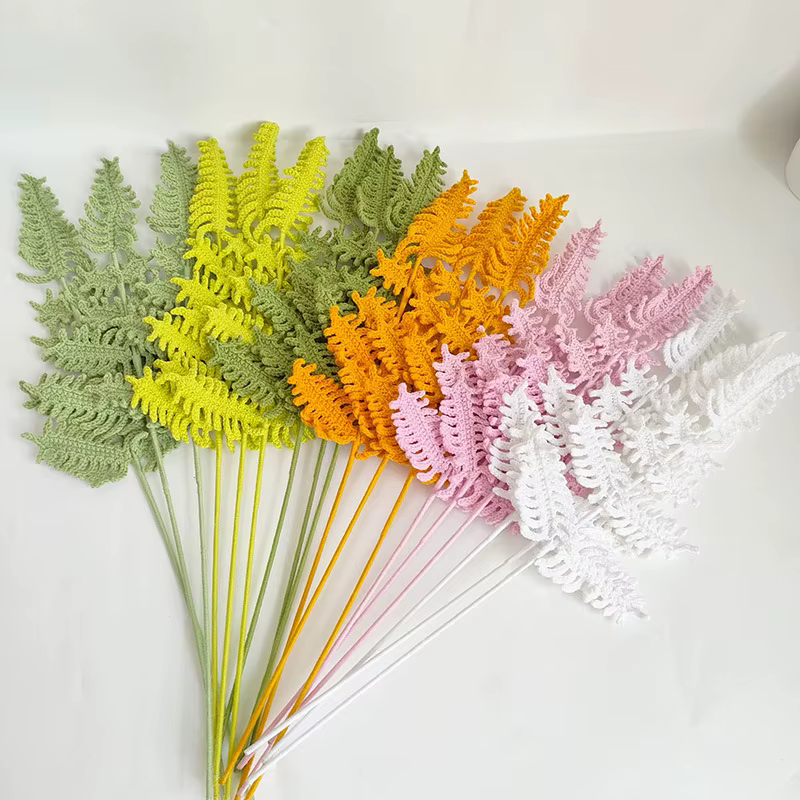 Bouquet de Fleurs avec Feuilles de Fougère et Enge Fini