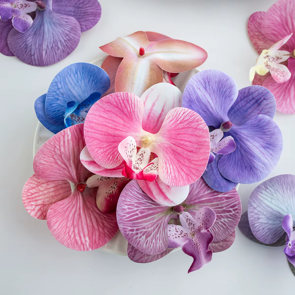 50/100 pièces fleurs artificielles Thai papillon orchidée articles de vente chaude Festival mariage chapellerie de mariée cheveux bricolage cadeau décoration