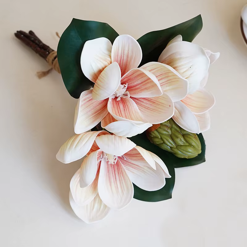 1 Bouquet, 4 fleurs simulées attachées avec de grandes