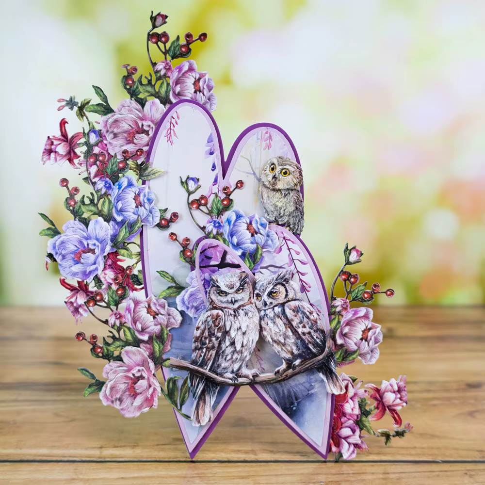 Joyeux anniversaire baies fleurs perchoir parfait plumes culbutant