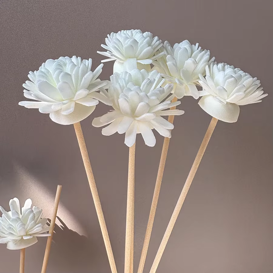 10 bâtonnets diffuseurs d'arômes et fleurs en mousse blanches
