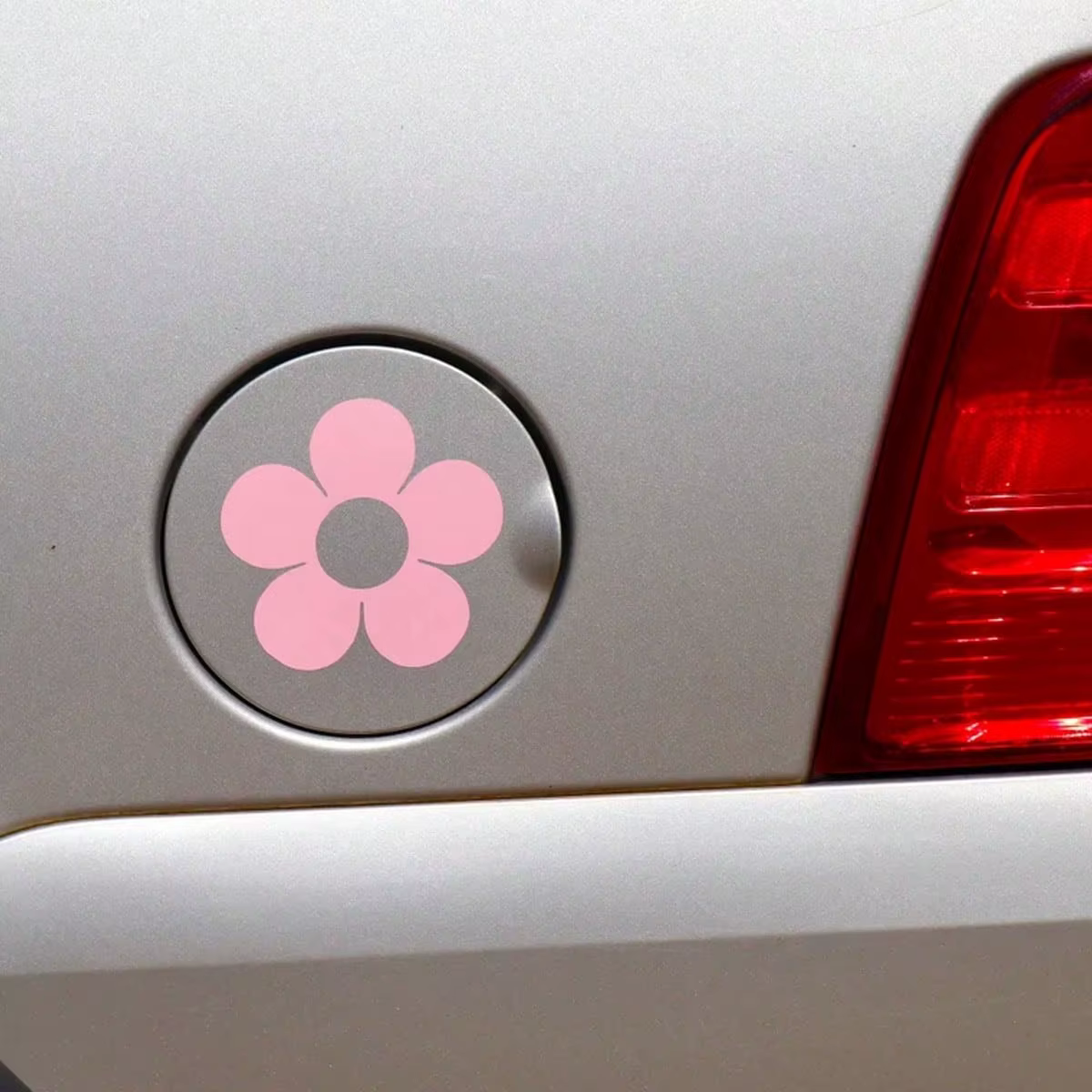 Autocollant floral pour bouchon de réservoir de carburant, autocollant mignon et simple en forme de fleur pour tous les modèles de voitures