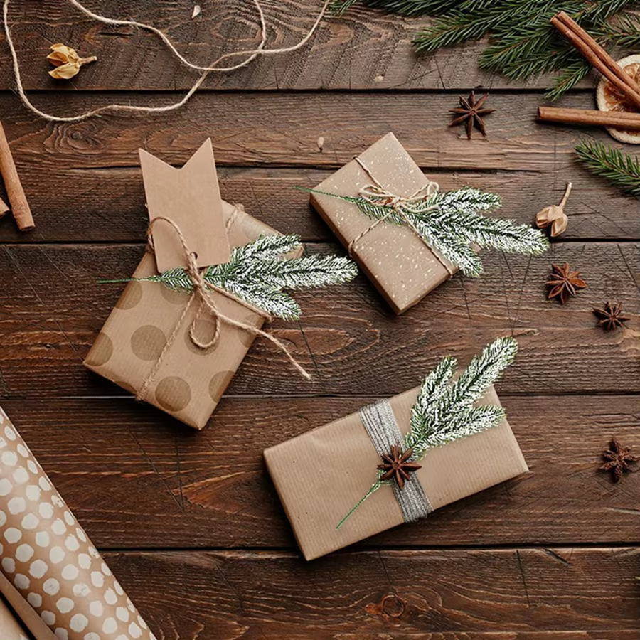 5Pcs Plantes Artificielles Pin Aiguille Maison Chambres En Plein Air Décor De Jardin Ornements De Mariage Noël Célébration Arbre Photographie Accessoires