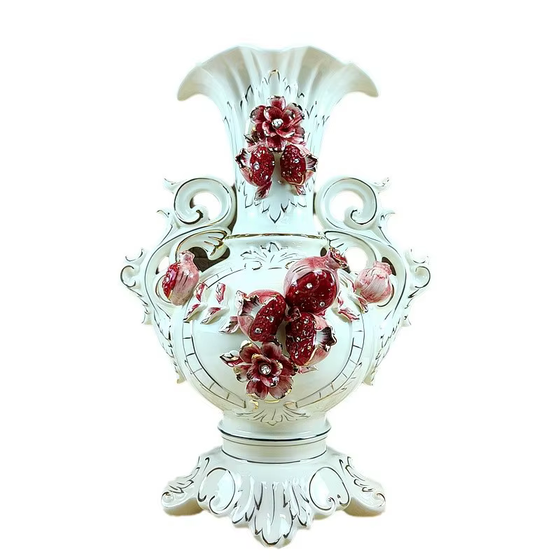 Grand vase européen en céramique dorée