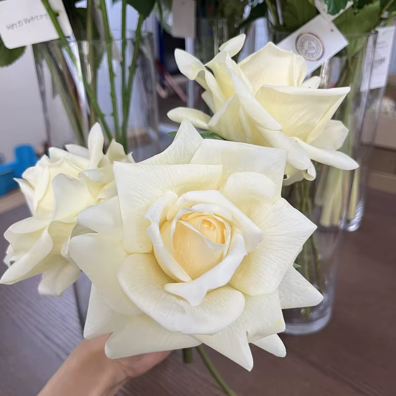 Roses Artificielles Hydratantes au Toucher Réel