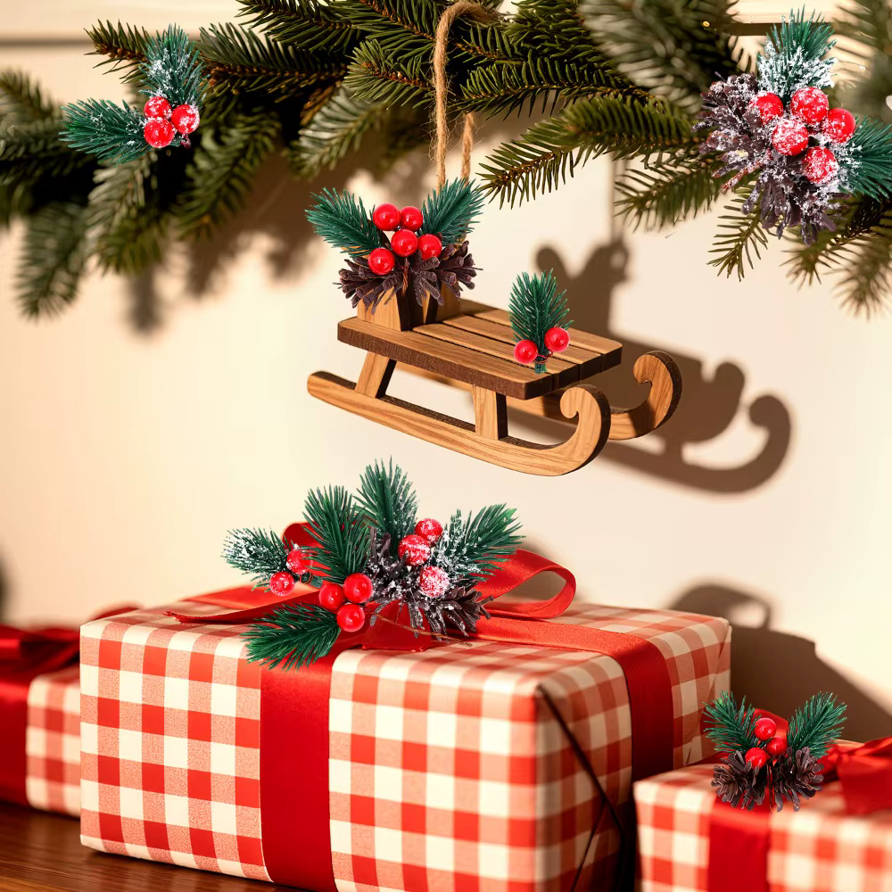Branche artificielle de sapin avec baies et aiguilles