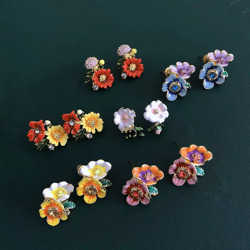 Boucles d'oreilles pour femmes, style rétro artistique, motif fleur 3D stéréo, pivoine et petite marguerite, dessinées à la main à la française avec technique de broderie à l'aiguille, effet tourbillo