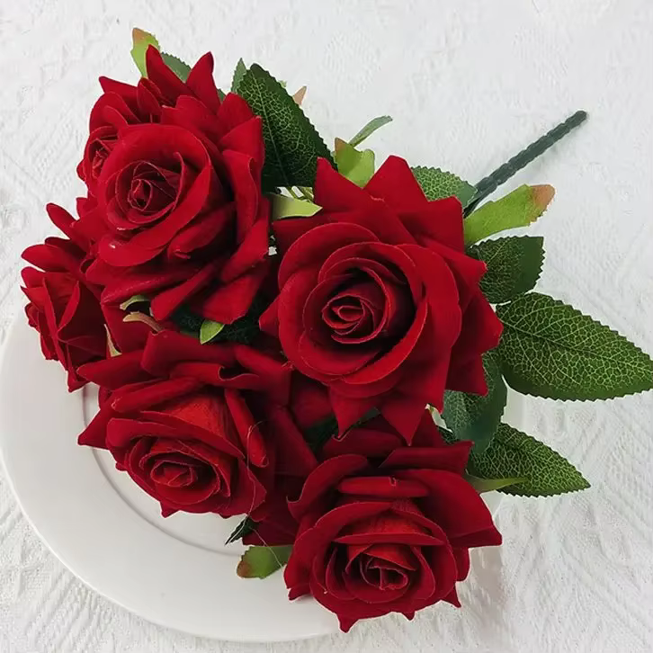 Bouquet de roses artificielles en velours