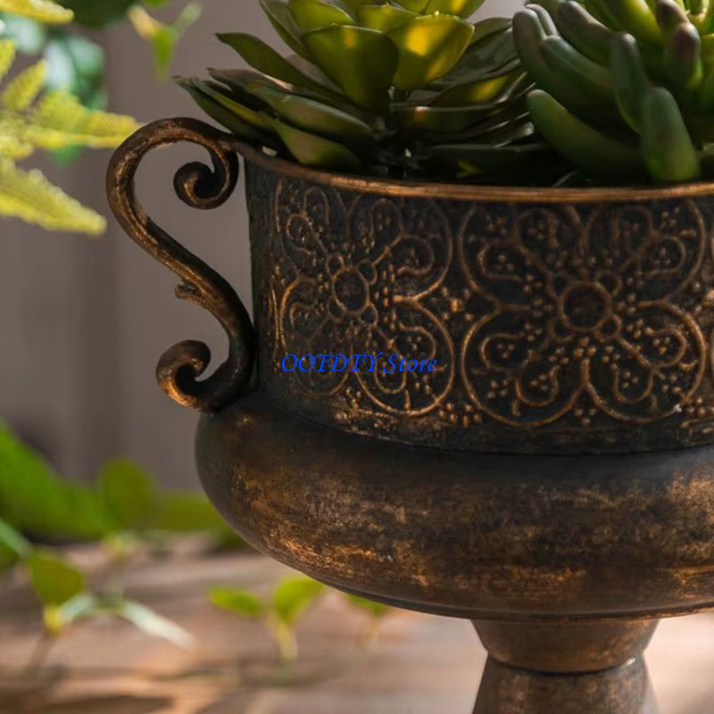Pot jardinière en fer Antique 367A