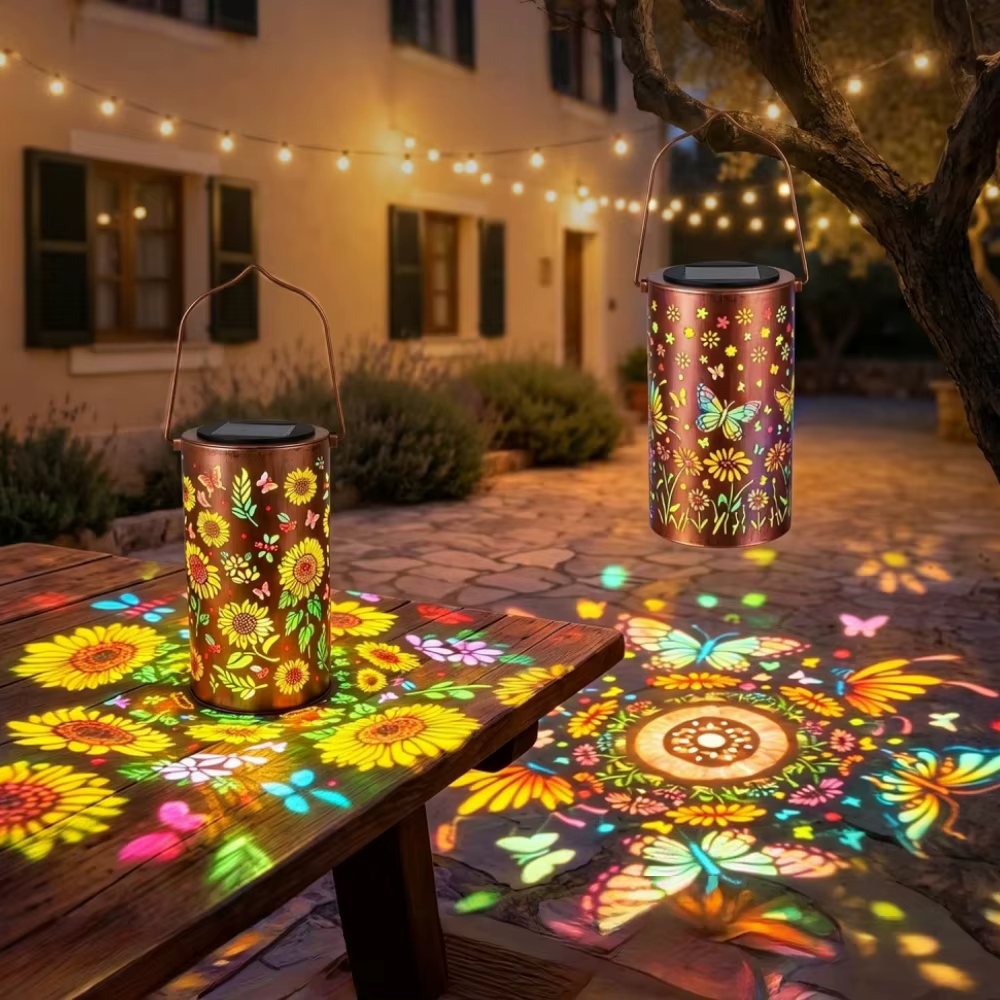 Lanterne solaire suspendue en métal avec projection de colibris et tournesols colorés pour la décoration extérieure de table, jardin, patio et cour