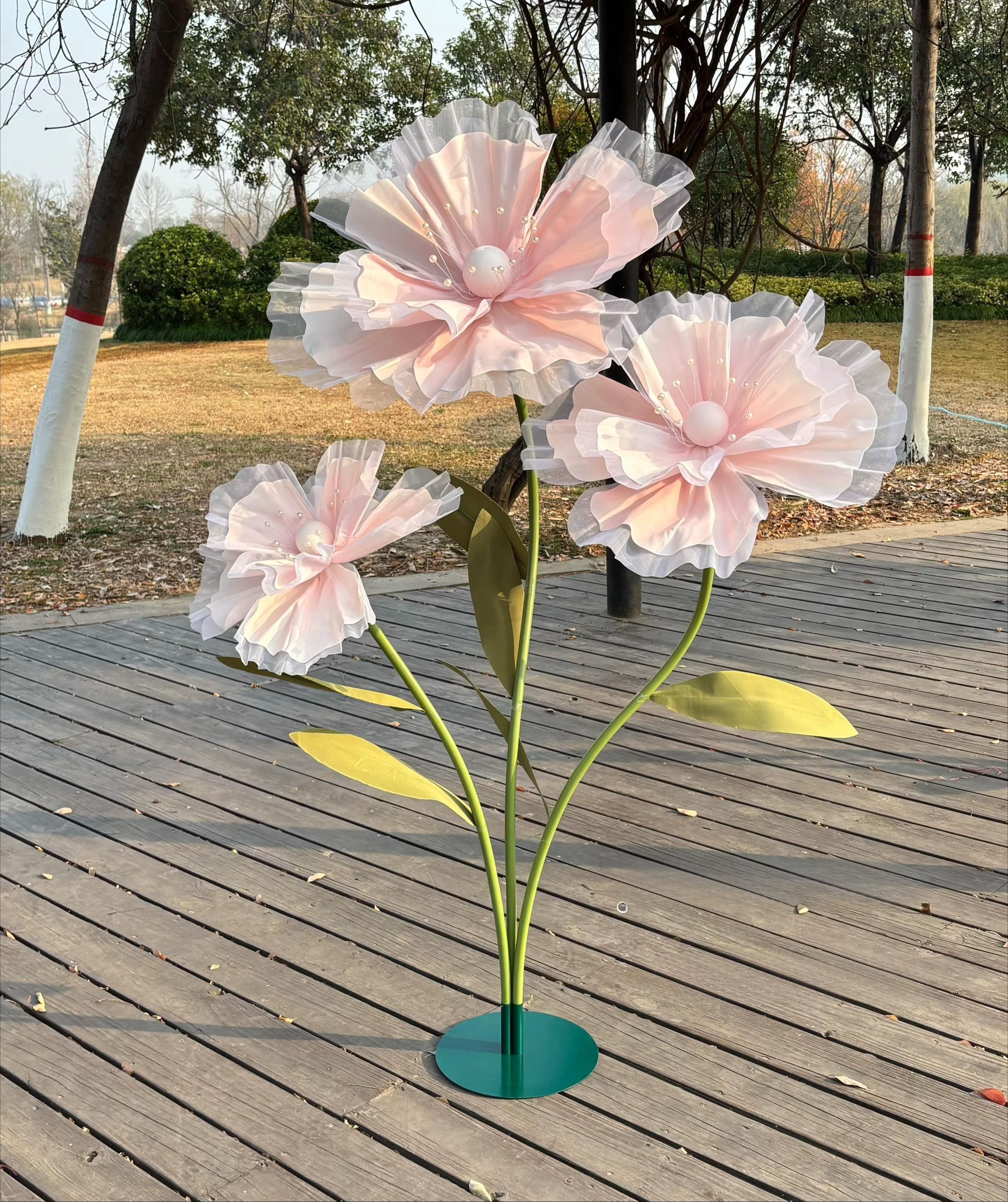 Grandes fleurs artificielles 3D en soie et maille