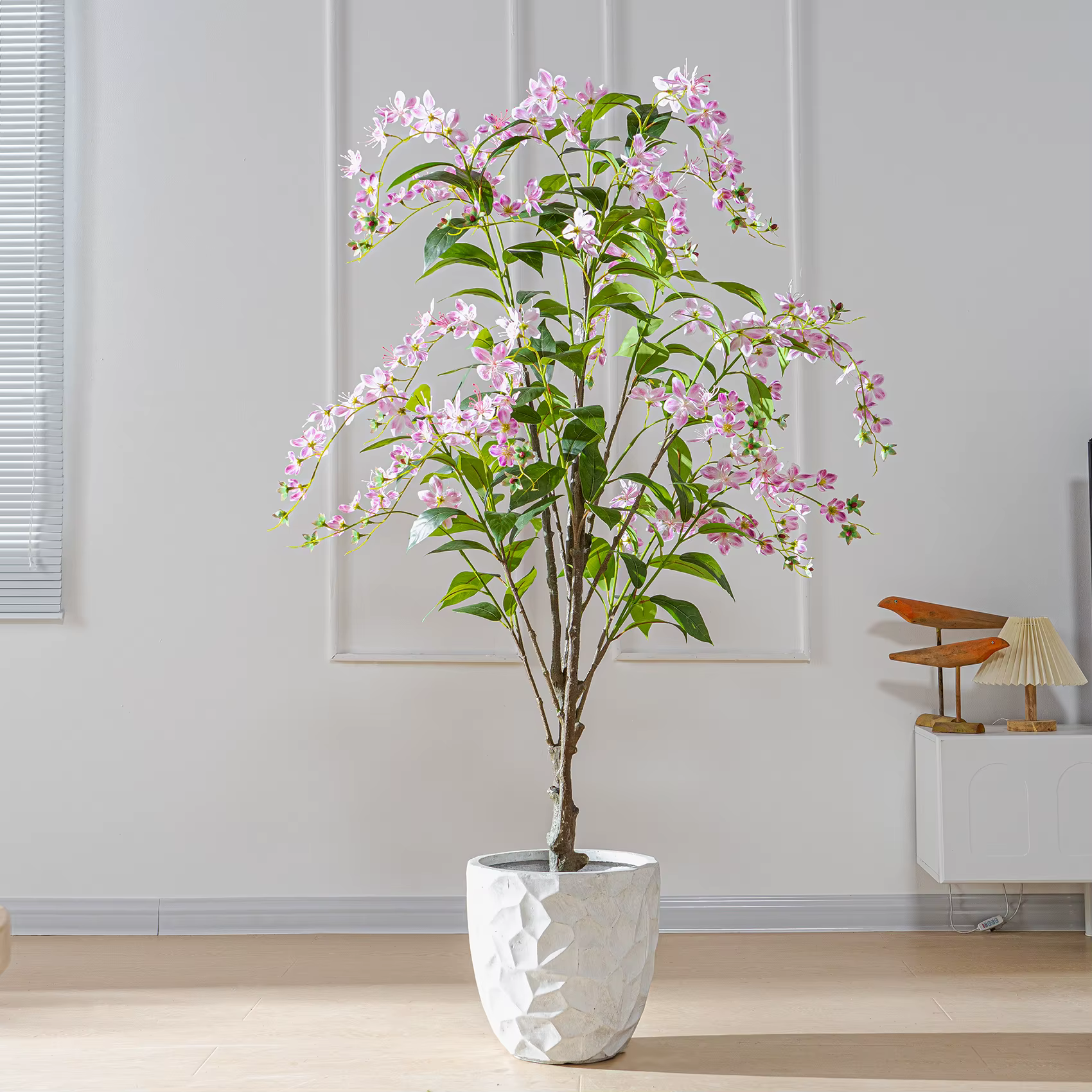 Simulation de jasmin + fleurs artificielles blanches