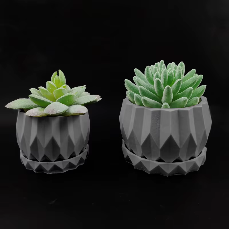 Pot de fleurs géométrique en diamant