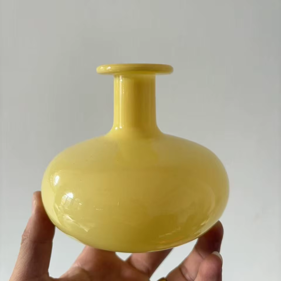 Vase en verre rétro français en relief