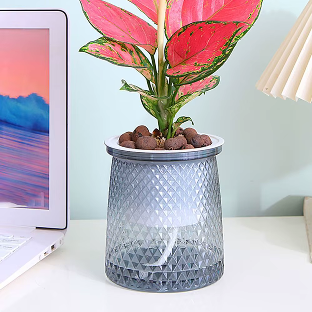 Pot de fleurs en plastique à arrosage automatique