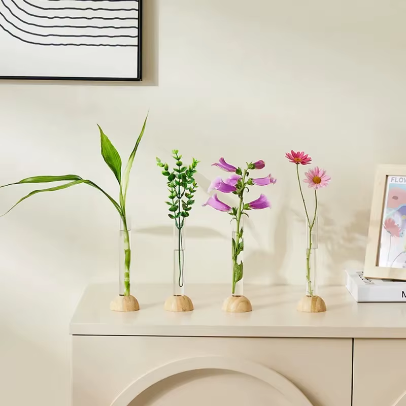 Vase à tubes à essai en plastique avec base en bambou