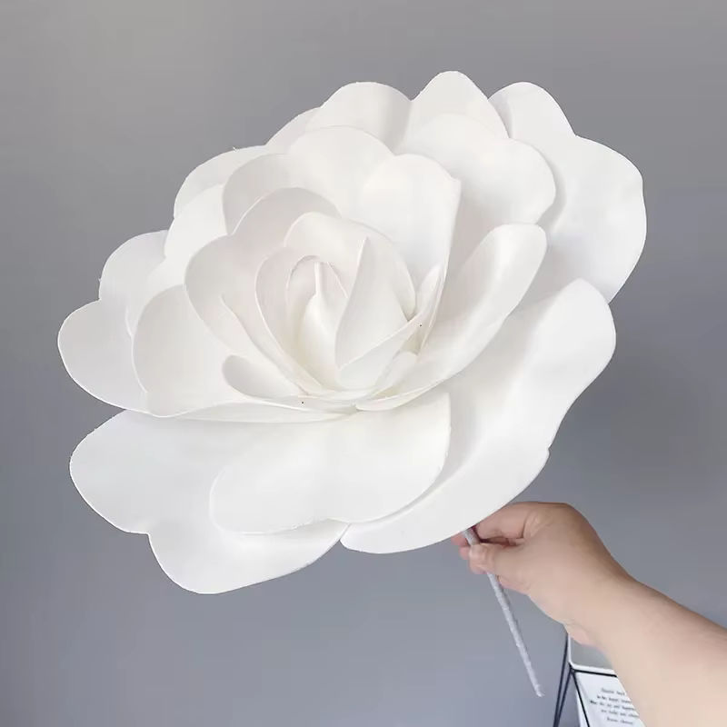 Grandes fleurs artificielles en mousse