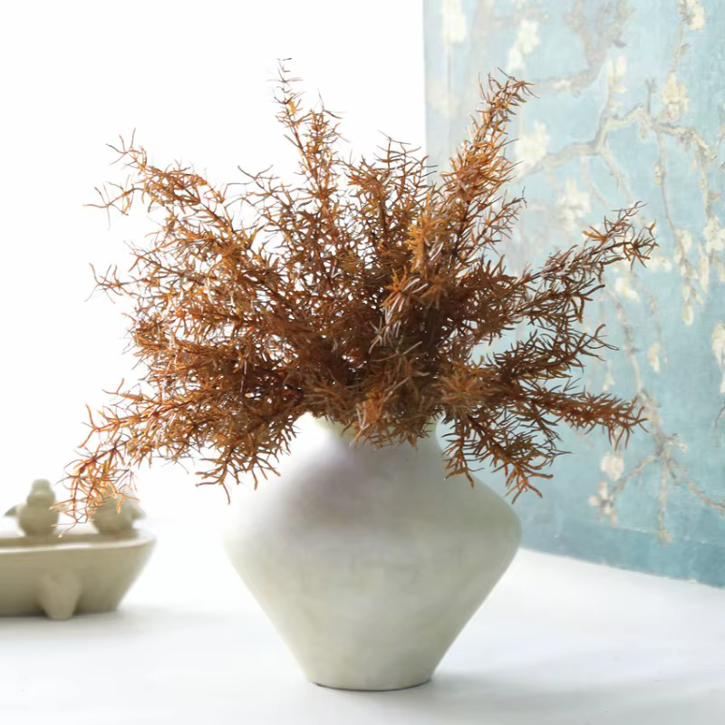 Plante verte artificielle en plastique