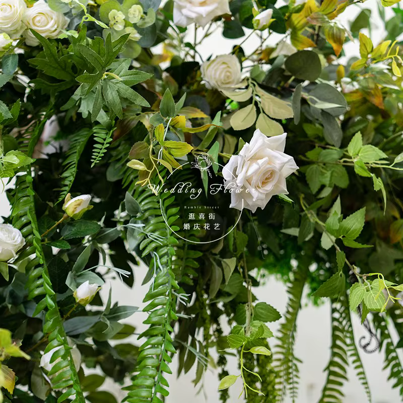 Plantes vertes personnalisées pour décoration d'arche de mariage