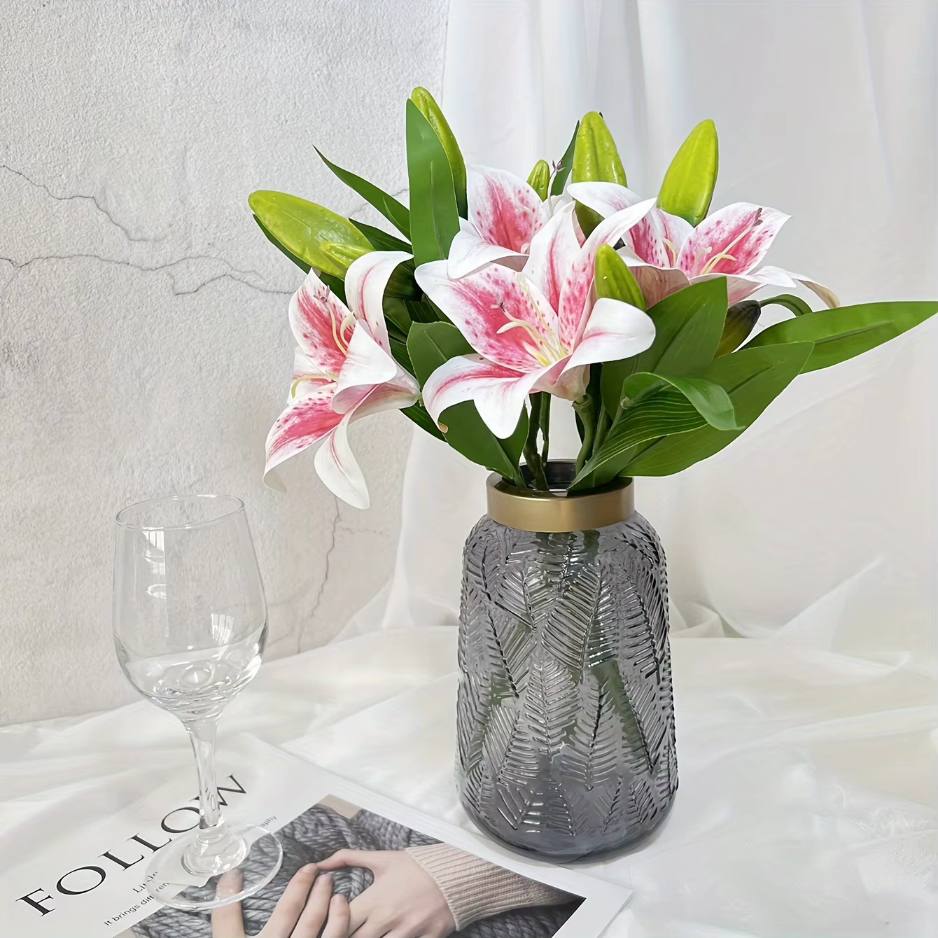 Fleurs artificielles en forme de lys
