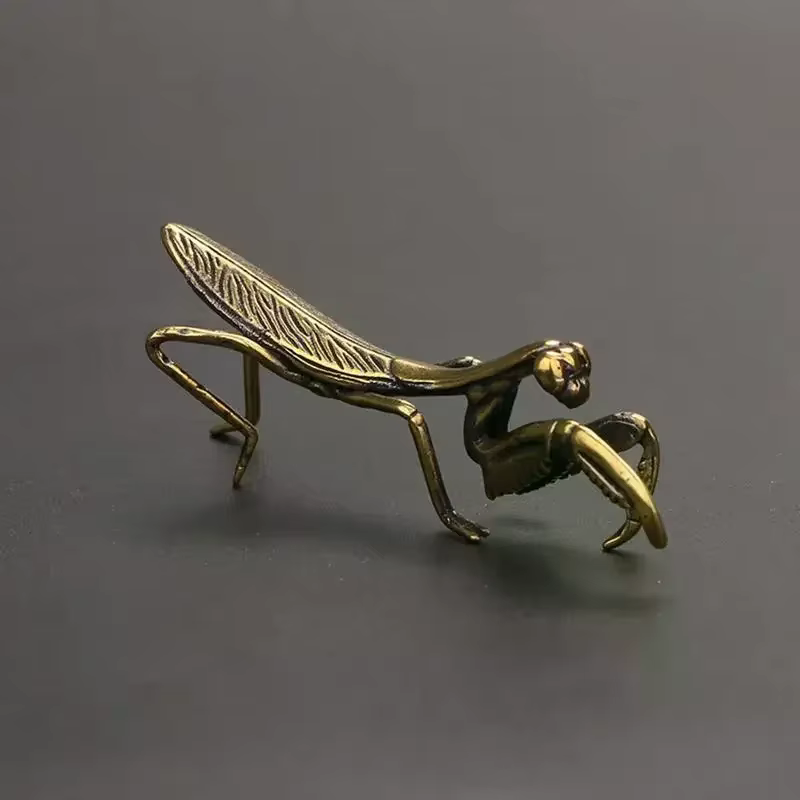 Ornement Miniature mante en cuivre