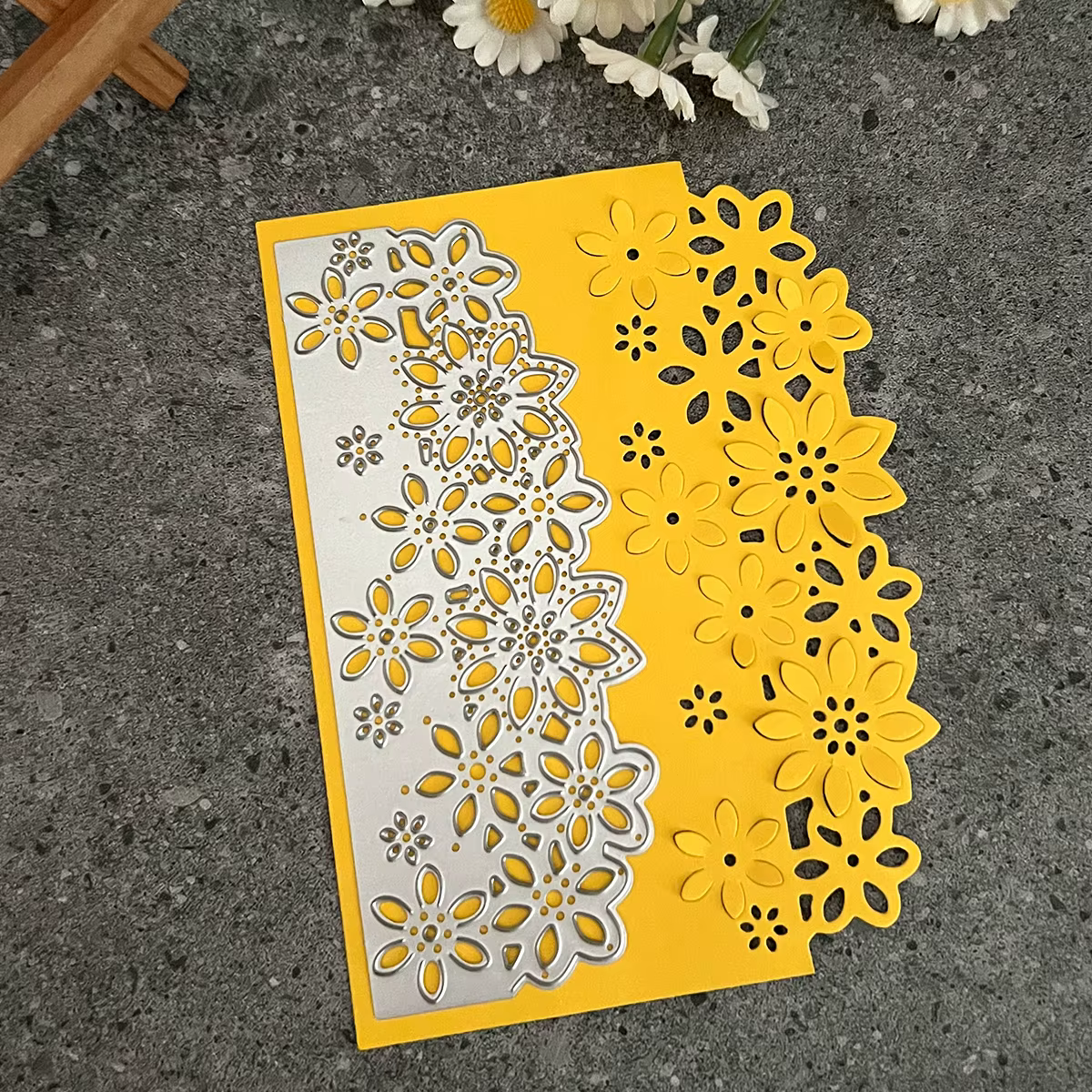 Matrices de découpe en métal avec bordure en dentelle de fleur