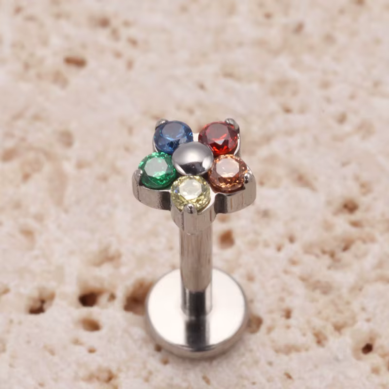 G23 titane coloré fleur lèvre Piercing femmes 16G 18G flocon de neige coeur CZ Tragus Cartilage Helix Conch Daith boucles d'oreilles Piercing