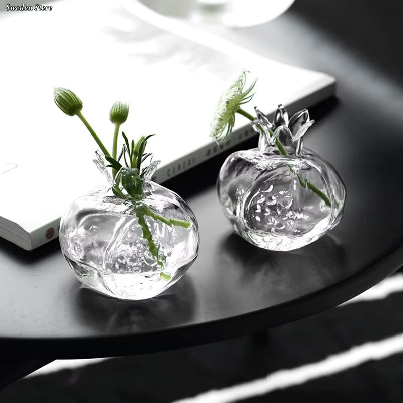 Vase à fleurs en verre de grenade