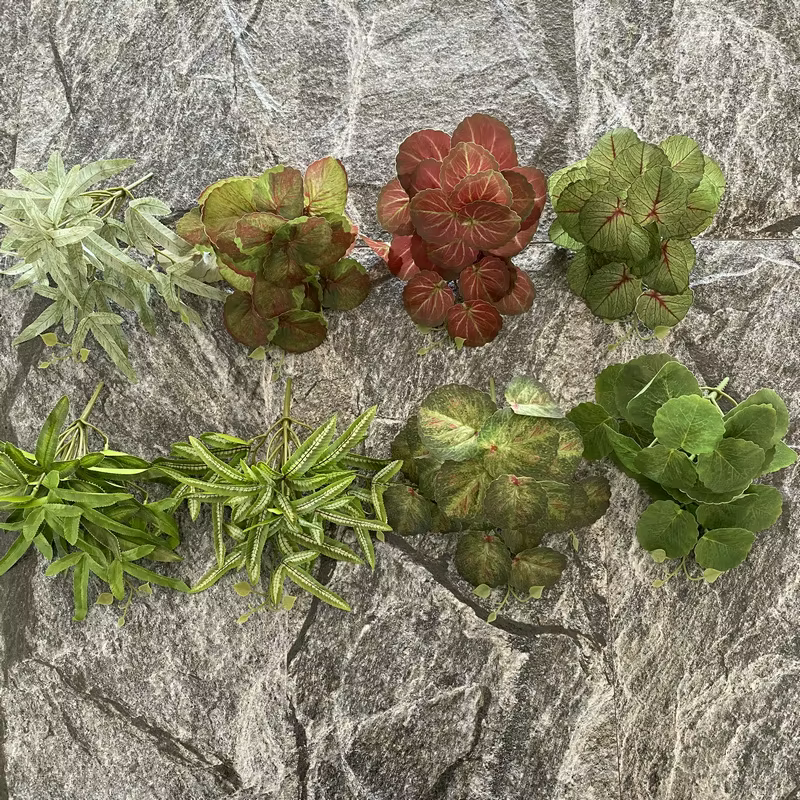 Plantes vertes artificielles en pot