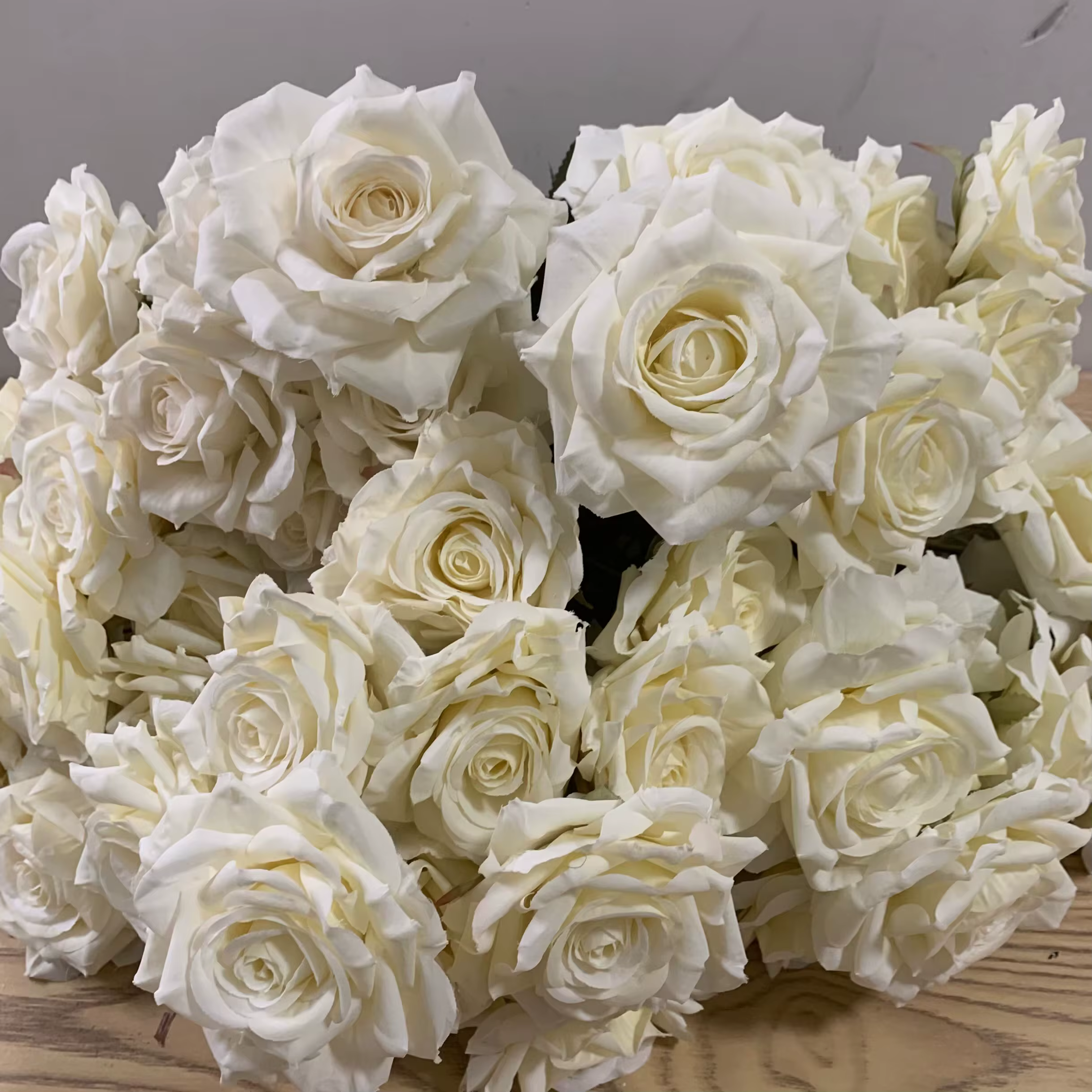 Bouquet de Roses artificielles à 7 têtes