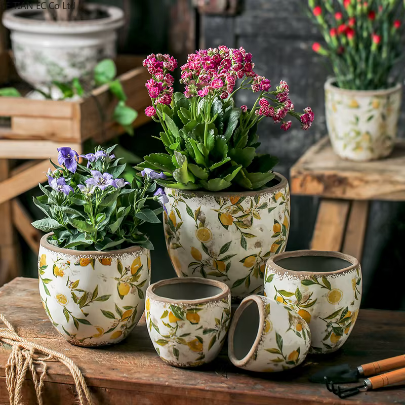 Pots à fleurs en céramique vintage nordiques