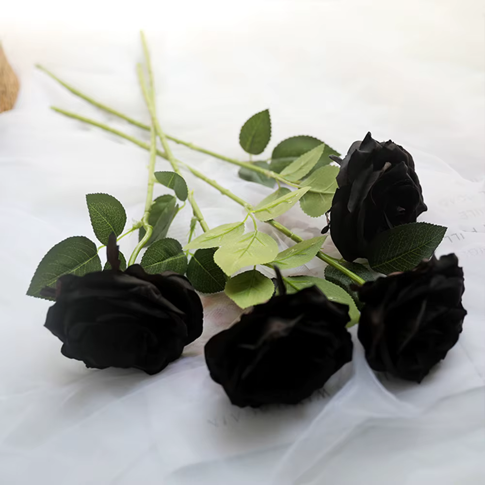 Rose artificielle gothique en soie noire
