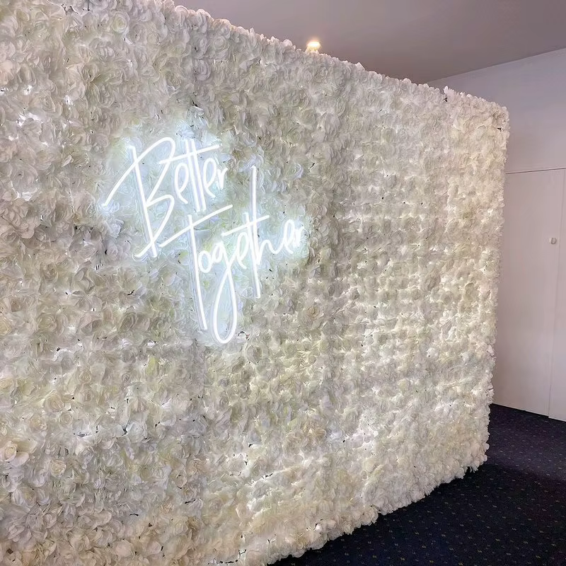Mur de fleurs artificielles blanches pour décoration de noël