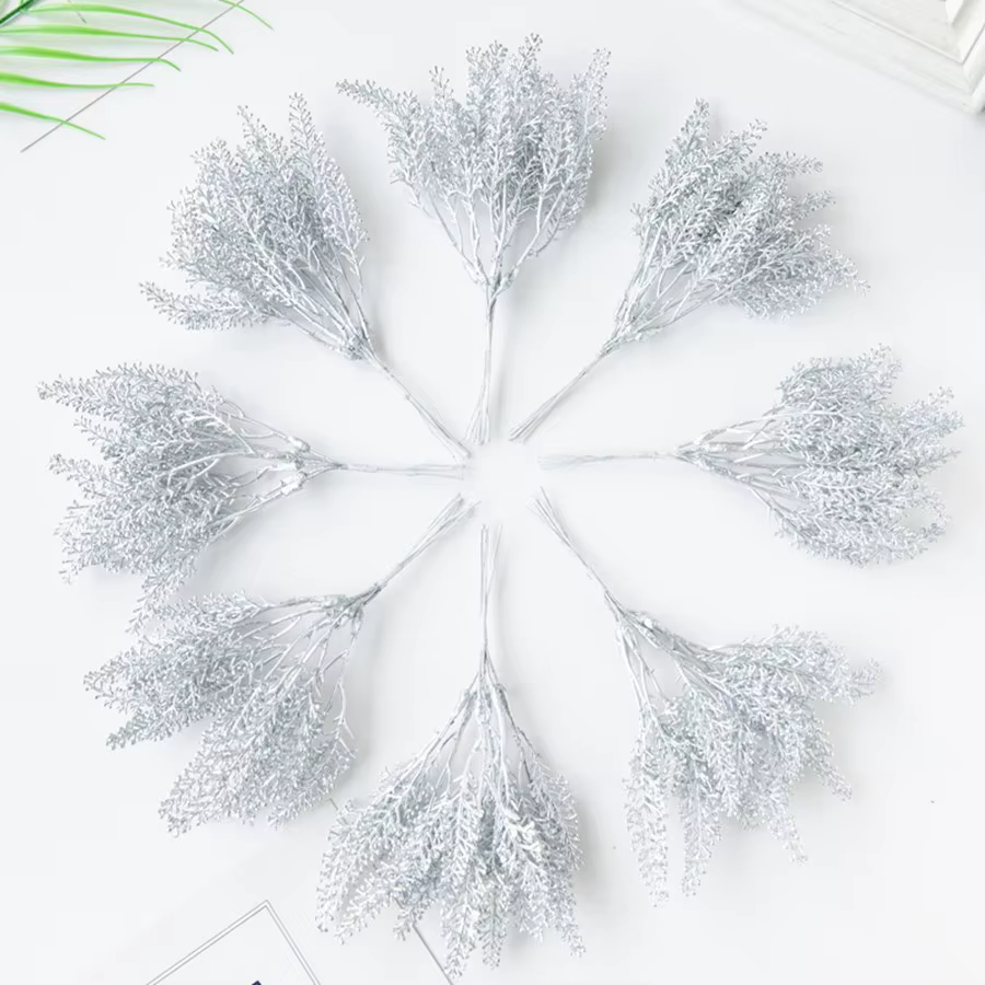 Plantes artificielles dorées
