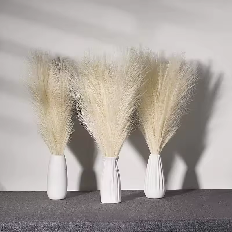 Bouquet de fleurs artificielles en herbe de pampa blanche