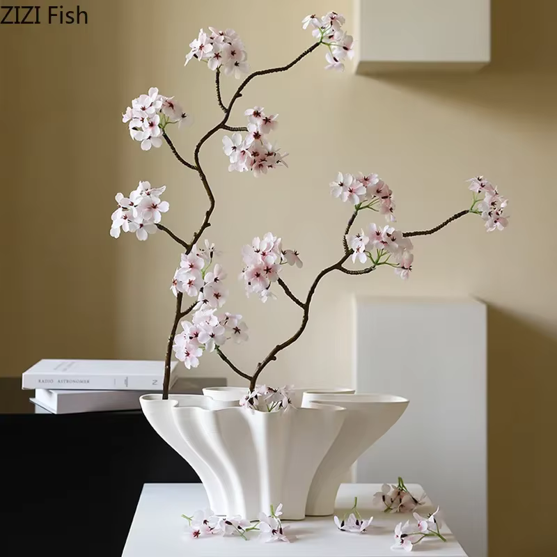 Vase en céramique de forme florale