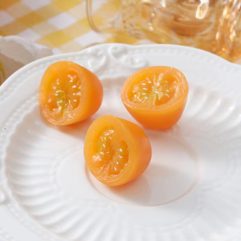 Tomates cerises artificielles en PVC