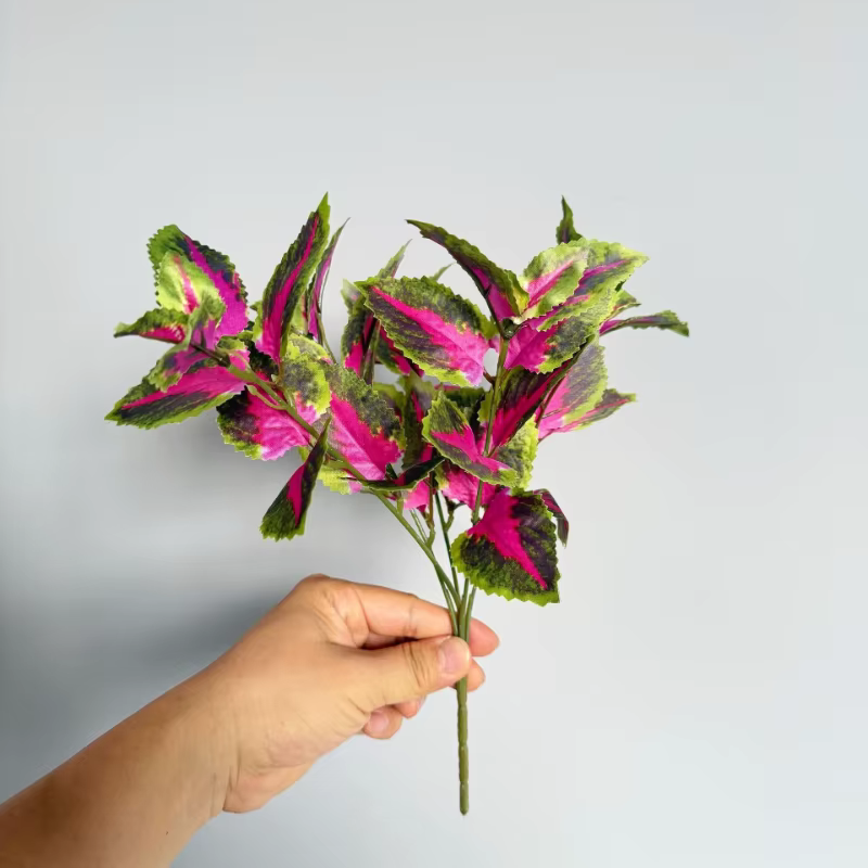 Lot de 10 bouquets de feuilles de périlla artificielles