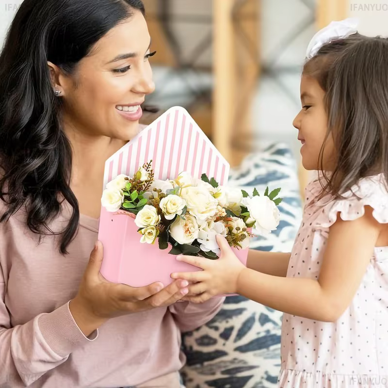 Boîte Cadeau Bouquet de Fleurs Romantique avec Enveloppe Florale