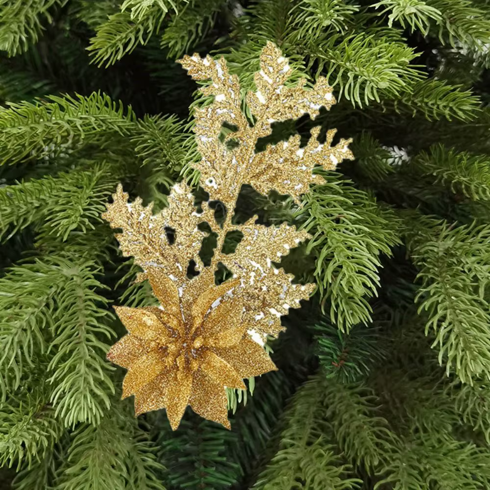 Feuilles de pin suspendues à la mode